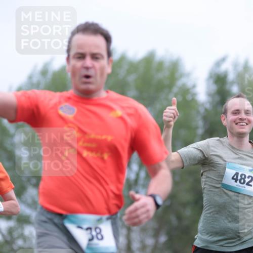 05.05.2024 - 7. Wedeler Halbmarathon H.Heesch http://msf.ph/oto/6223807 05.05.2024 11:13:15 Laufen 38, 482 meine-sportfotos.de