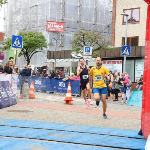 05.05.2024 - 7. Wedeler Halbmarathon Strokosch-Dieckow http://msf.ph/oto/6223862 05.05.2024 11:23:03 Ziel 199, 492, 592 meine-sportfotos.de