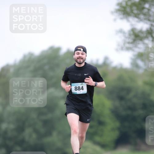 05.05.2024 - 7. Wedeler Halbmarathon H.Heesch http://msf.ph/oto/6223872 05.05.2024 11:13:29 Laufen 715, 884 meine-sportfotos.de