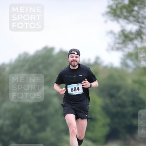 05.05.2024 - 7. Wedeler Halbmarathon H.Heesch http://msf.ph/oto/6223874 05.05.2024 11:13:29 Laufen 884, 103 meine-sportfotos.de