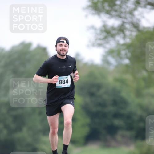 05.05.2024 - 7. Wedeler Halbmarathon H.Heesch http://msf.ph/oto/6223877 05.05.2024 11:13:29 Laufen 884, 103 meine-sportfotos.de