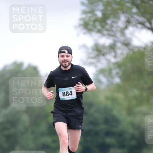 05.05.2024 - 7. Wedeler Halbmarathon H.Heesch http://msf.ph/oto/6223881 05.05.2024 11:13:29 Laufen 884, 103 meine-sportfotos.de
