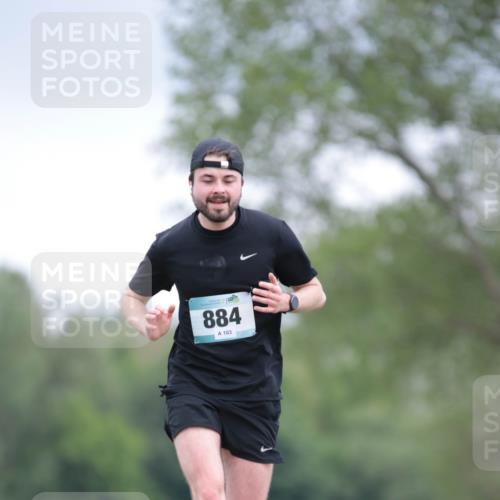 05.05.2024 - 7. Wedeler Halbmarathon H.Heesch http://msf.ph/oto/6223886 05.05.2024 11:13:30 Laufen 884, 103 meine-sportfotos.de