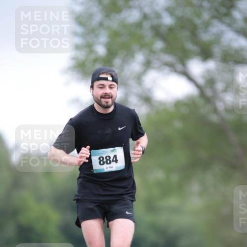 05.05.2024 - 7. Wedeler Halbmarathon H.Heesch http://msf.ph/oto/6223888 05.05.2024 11:13:30 Laufen 884, 103 meine-sportfotos.de