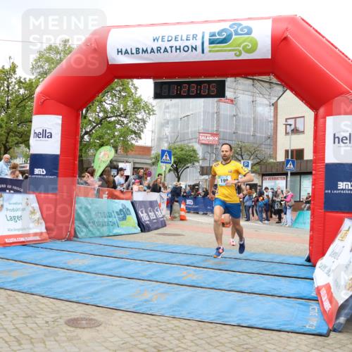 05.05.2024 - 7. Wedeler Halbmarathon Strokosch-Dieckow http://msf.ph/oto/6223902 05.05.2024 11:23:04 Ziel 199, 492, 592 meine-sportfotos.de