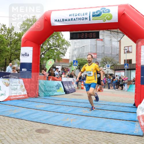 05.05.2024 - 7. Wedeler Halbmarathon Strokosch-Dieckow http://msf.ph/oto/6223912 05.05.2024 11:23:04 Ziel 199, 492, 592 meine-sportfotos.de