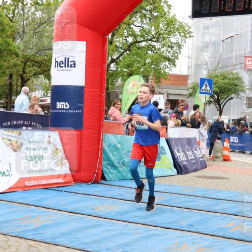 05.05.2024 - 7. Wedeler Halbmarathon Strokosch-Dieckow http://msf.ph/oto/6223973 05.05.2024 11:23:08 Ziel 492 meine-sportfotos.de