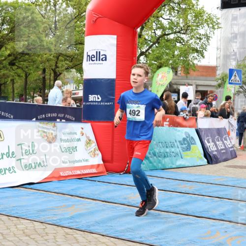 05.05.2024 - 7. Wedeler Halbmarathon Strokosch-Dieckow http://msf.ph/oto/6223990 05.05.2024 11:23:09 Ziel 240, 492 meine-sportfotos.de