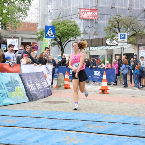 05.05.2024 - 7. Wedeler Halbmarathon Strokosch-Dieckow http://msf.ph/oto/6224120 05.05.2024 11:23:23 Ziel 524, 846 meine-sportfotos.de