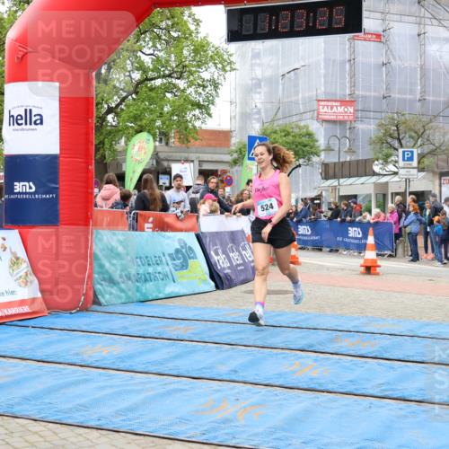 05.05.2024 - 7. Wedeler Halbmarathon Strokosch-Dieckow http://msf.ph/oto/6224152 05.05.2024 11:23:24 Ziel 524 meine-sportfotos.de