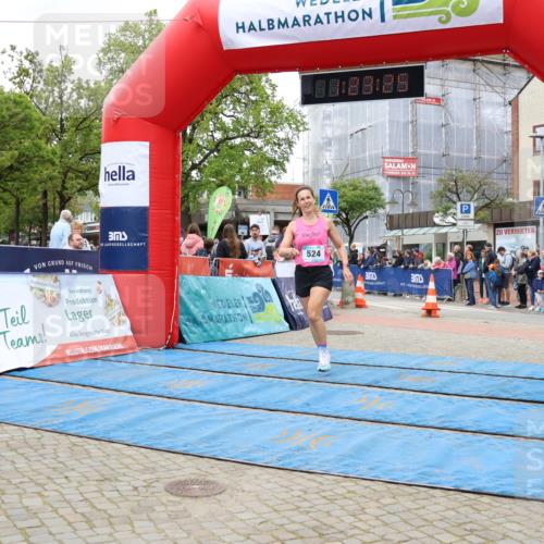 05.05.2024 - 7. Wedeler Halbmarathon Strokosch-Dieckow http://msf.ph/oto/6224165 05.05.2024 11:23:24 Ziel 524 meine-sportfotos.de