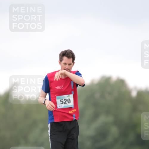 05.05.2024 - 7. Wedeler Halbmarathon H.Heesch http://msf.ph/oto/6224175 05.05.2024 11:21:49 Laufen 520, 60, 42, 195 meine-sportfotos.de