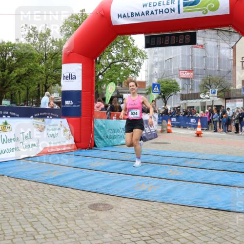 05.05.2024 - 7. Wedeler Halbmarathon Strokosch-Dieckow http://msf.ph/oto/6224178 05.05.2024 11:23:24 Ziel 524 meine-sportfotos.de