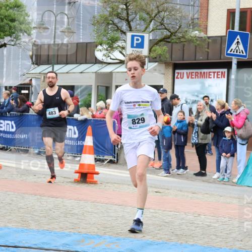 05.05.2024 - 7. Wedeler Halbmarathon Strokosch-Dieckow http://msf.ph/oto/6224191 05.05.2024 11:23:43 Ziel 483, 602, 774, 829 meine-sportfotos.de
