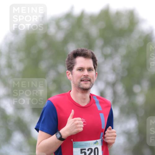 05.05.2024 - 7. Wedeler Halbmarathon H.Heesch http://msf.ph/oto/6224198 05.05.2024 11:21:53 Laufen 520, 60, 42, 195 meine-sportfotos.de