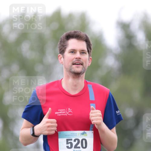 05.05.2024 - 7. Wedeler Halbmarathon H.Heesch http://msf.ph/oto/6224205 05.05.2024 11:21:54 Laufen 520, 60, 42, 195 meine-sportfotos.de