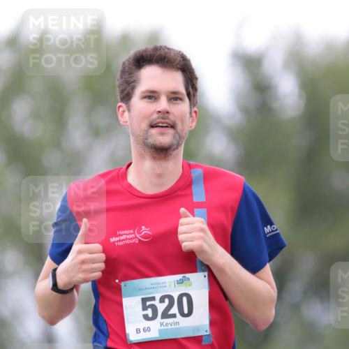 05.05.2024 - 7. Wedeler Halbmarathon H.Heesch http://msf.ph/oto/6224207 05.05.2024 11:21:54 Laufen 520, 60, 42, 95 meine-sportfotos.de
