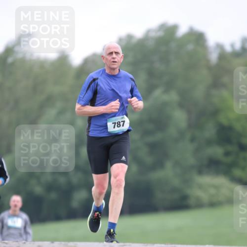 05.05.2024 - 7. Wedeler Halbmarathon H.Heesch http://msf.ph/oto/6224224 05.05.2024 11:14:25 Laufen 787 meine-sportfotos.de