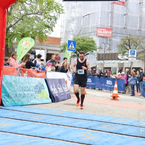 05.05.2024 - 7. Wedeler Halbmarathon Strokosch-Dieckow http://msf.ph/oto/6224241 05.05.2024 11:23:45 Ziel 483, 602, 774, 811, 829 meine-sportfotos.de