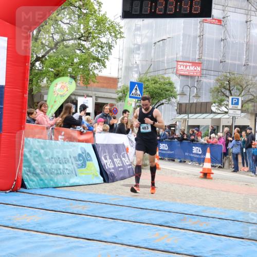 05.05.2024 - 7. Wedeler Halbmarathon Strokosch-Dieckow http://msf.ph/oto/6224248 05.05.2024 11:23:45 Ziel 483, 602, 774, 811, 829 meine-sportfotos.de