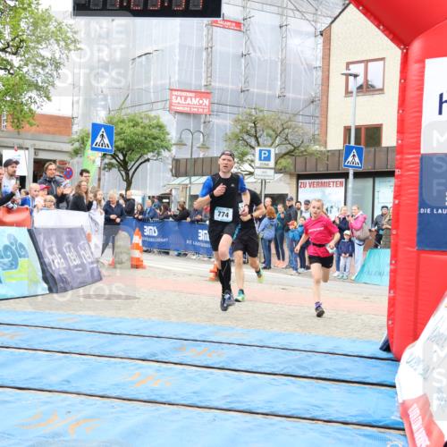 05.05.2024 - 7. Wedeler Halbmarathon Strokosch-Dieckow http://msf.ph/oto/6224300 05.05.2024 11:23:50 Ziel 574, 602, 774, 811 meine-sportfotos.de