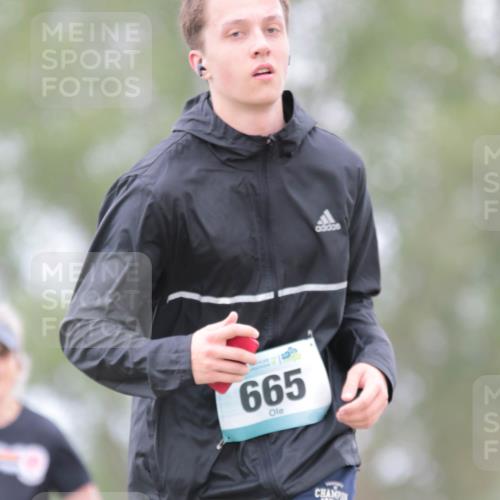 05.05.2024 - 7. Wedeler Halbmarathon H.Heesch http://msf.ph/oto/6224337 05.05.2024 11:22:10 Laufen 665 meine-sportfotos.de