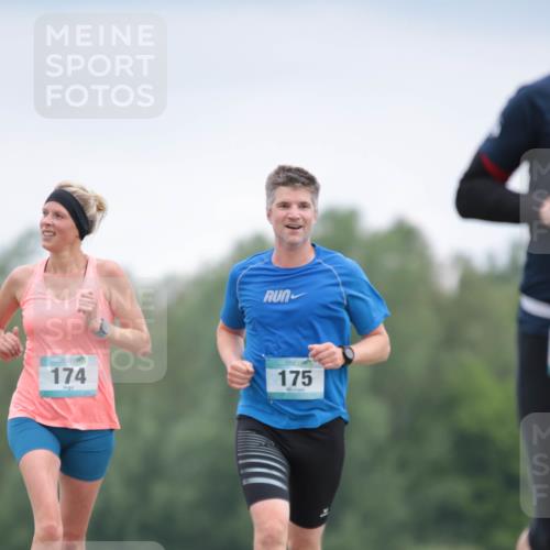 05.05.2024 - 7. Wedeler Halbmarathon H.Heesch http://msf.ph/oto/6224355 05.05.2024 11:14:42 Laufen 174, 175 meine-sportfotos.de