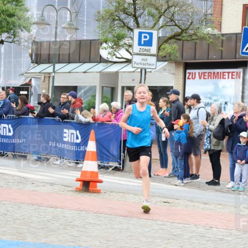 05.05.2024 - 7. Wedeler Halbmarathon Strokosch-Dieckow http://msf.ph/oto/6224382 05.05.2024 11:23:56 Ziel 64, 574 meine-sportfotos.de