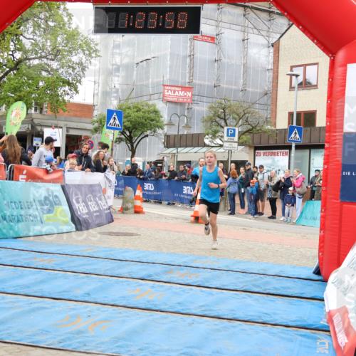 05.05.2024 - 7. Wedeler Halbmarathon Strokosch-Dieckow http://msf.ph/oto/6224405 05.05.2024 11:23:57 Ziel 64, 574 meine-sportfotos.de