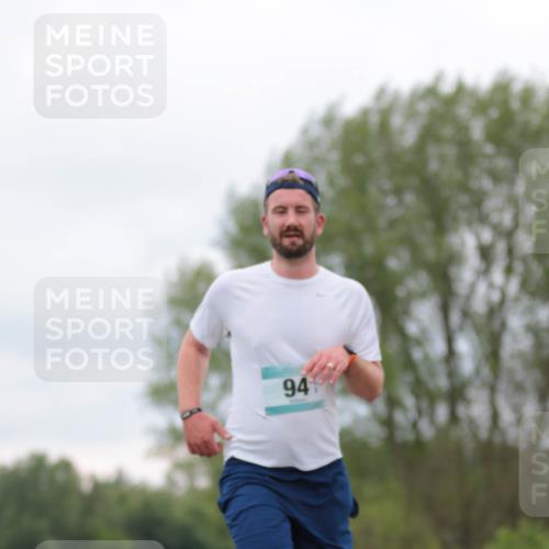 05.05.2024 - 7. Wedeler Halbmarathon H.Heesch http://msf.ph/oto/6224428 05.05.2024 11:22:23 Laufen 94 meine-sportfotos.de