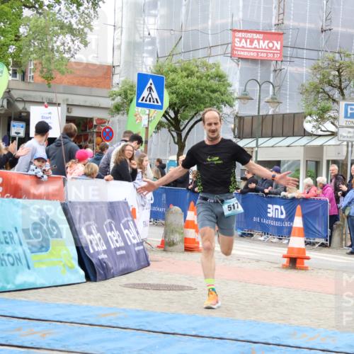 05.05.2024 - 7. Wedeler Halbmarathon Strokosch-Dieckow http://msf.ph/oto/6224497 05.05.2024 11:24:04 Ziel 517 meine-sportfotos.de
