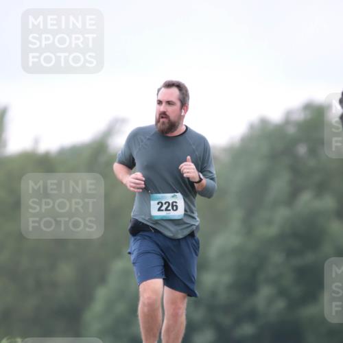 05.05.2024 - 7. Wedeler Halbmarathon H.Heesch http://msf.ph/oto/6224581 05.05.2024 11:22:43 Laufen 226 meine-sportfotos.de