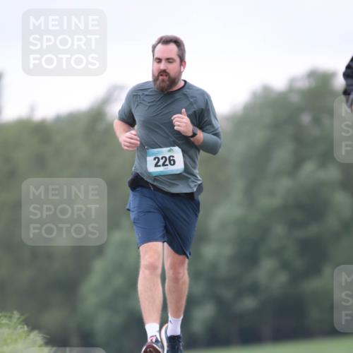 05.05.2024 - 7. Wedeler Halbmarathon H.Heesch http://msf.ph/oto/6224582 05.05.2024 11:22:43 Laufen 226 meine-sportfotos.de