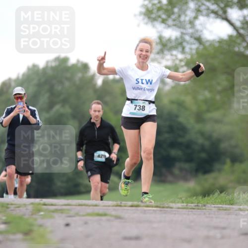 05.05.2024 - 7. Wedeler Halbmarathon H.Heesch http://msf.ph/oto/6224631 05.05.2024 11:23:07 Laufen 34, 429, 738 meine-sportfotos.de