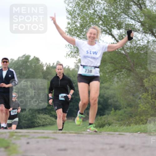 05.05.2024 - 7. Wedeler Halbmarathon H.Heesch http://msf.ph/oto/6224642 05.05.2024 11:23:08 Laufen 318, 42, 738 meine-sportfotos.de