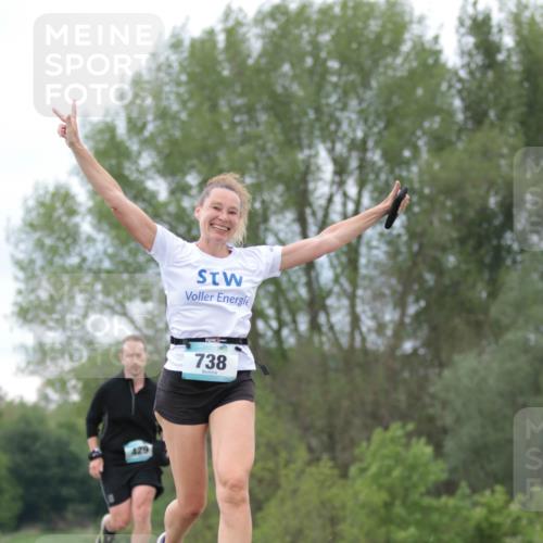 05.05.2024 - 7. Wedeler Halbmarathon H.Heesch http://msf.ph/oto/6224690 05.05.2024 11:23:11 Laufen 429, 738 meine-sportfotos.de