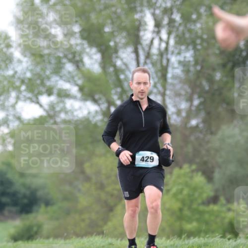 05.05.2024 - 7. Wedeler Halbmarathon H.Heesch http://msf.ph/oto/6224709 05.05.2024 11:23:13 Laufen 429 meine-sportfotos.de