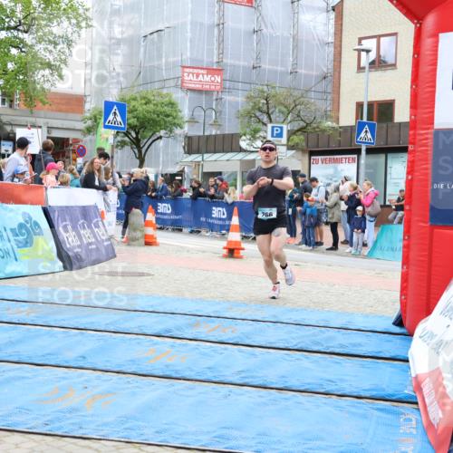 05.05.2024 - 7. Wedeler Halbmarathon Strokosch-Dieckow http://msf.ph/oto/6224766 05.05.2024 11:24:48 Ziel 285, 590, 766 meine-sportfotos.de