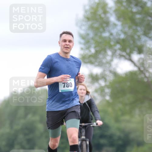 05.05.2024 - 7. Wedeler Halbmarathon H.Heesch http://msf.ph/oto/6224770 05.05.2024 11:15:30 Laufen 780 meine-sportfotos.de