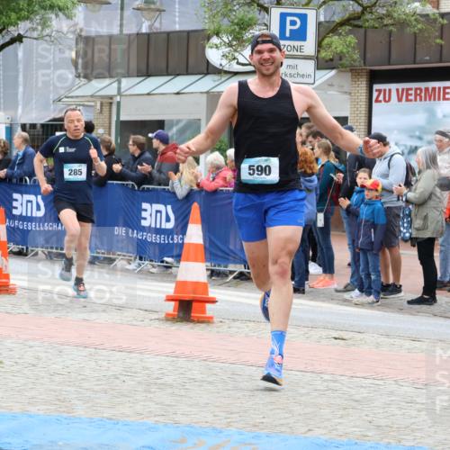 05.05.2024 - 7. Wedeler Halbmarathon Strokosch-Dieckow http://msf.ph/oto/6224817 05.05.2024 11:24:53 Ziel 281, 285, 590, 776 meine-sportfotos.de