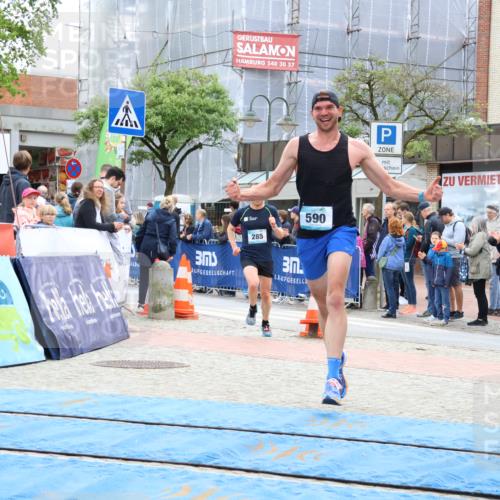 05.05.2024 - 7. Wedeler Halbmarathon Strokosch-Dieckow http://msf.ph/oto/6224835 05.05.2024 11:24:54 Ziel 281, 285, 590, 776 meine-sportfotos.de