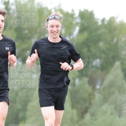 05.05.2024 - 7. Wedeler Halbmarathon H.Heesch http://msf.ph/oto/6224850 05.05.2024 11:23:23 Laufen 1 meine-sportfotos.de