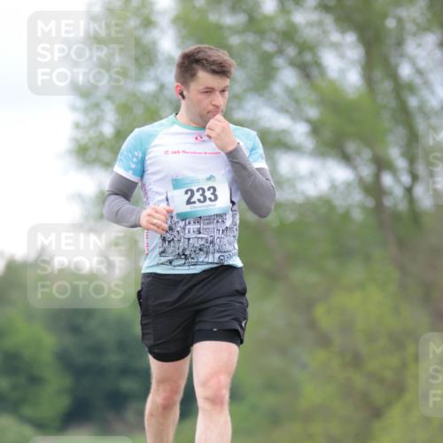 05.05.2024 - 7. Wedeler Halbmarathon H.Heesch http://msf.ph/oto/6224866 05.05.2024 11:23:26 Laufen 17, 233 meine-sportfotos.de