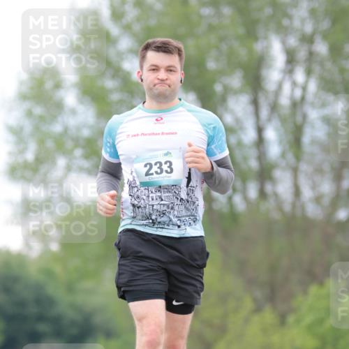 05.05.2024 - 7. Wedeler Halbmarathon H.Heesch http://msf.ph/oto/6224920 05.05.2024 11:23:27 Laufen 17, 22, 16, 233 meine-sportfotos.de