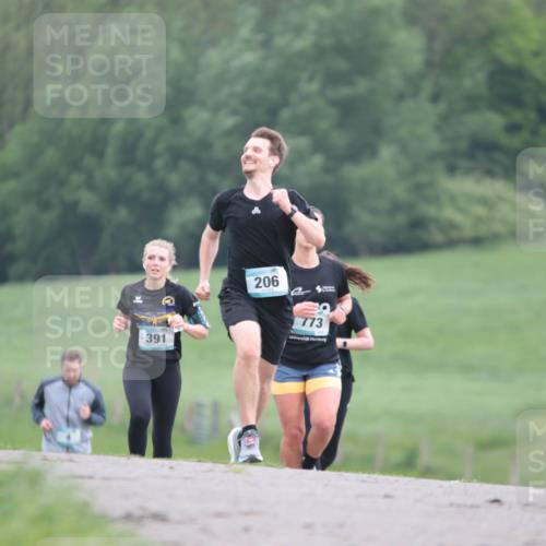 05.05.2024 - 7. Wedeler Halbmarathon H.Heesch http://msf.ph/oto/6224984 05.05.2024 11:16:45 Laufen 391, 206, 773 meine-sportfotos.de