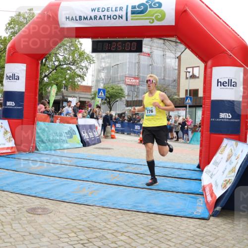 05.05.2024 - 7. Wedeler Halbmarathon Strokosch-Dieckow http://msf.ph/oto/6225016 05.05.2024 11:24:59 Ziel 281, 776 meine-sportfotos.de