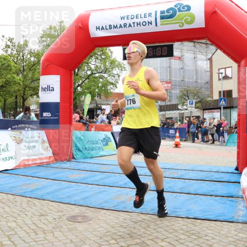 05.05.2024 - 7. Wedeler Halbmarathon Strokosch-Dieckow http://msf.ph/oto/6225024 05.05.2024 11:24:59 Ziel 281, 776 meine-sportfotos.de
