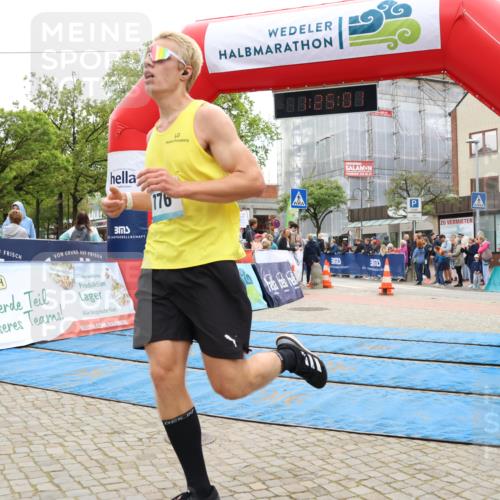 05.05.2024 - 7. Wedeler Halbmarathon Strokosch-Dieckow http://msf.ph/oto/6225028 05.05.2024 11:25:00 Ziel 198, 281, 776 meine-sportfotos.de