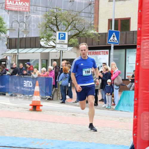 05.05.2024 - 7. Wedeler Halbmarathon Strokosch-Dieckow http://msf.ph/oto/6225030 05.05.2024 11:25:06 Ziel 198 meine-sportfotos.de