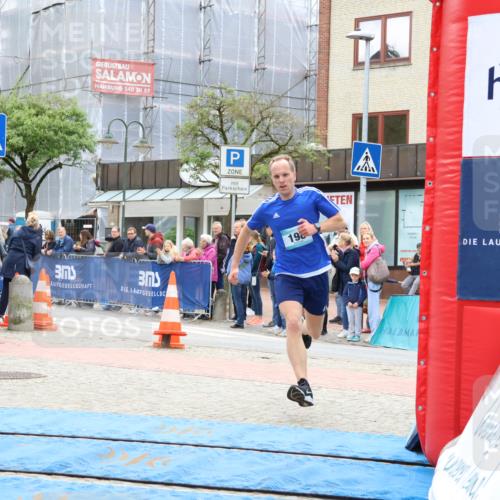05.05.2024 - 7. Wedeler Halbmarathon Strokosch-Dieckow http://msf.ph/oto/6225034 05.05.2024 11:25:07 Ziel 198 meine-sportfotos.de